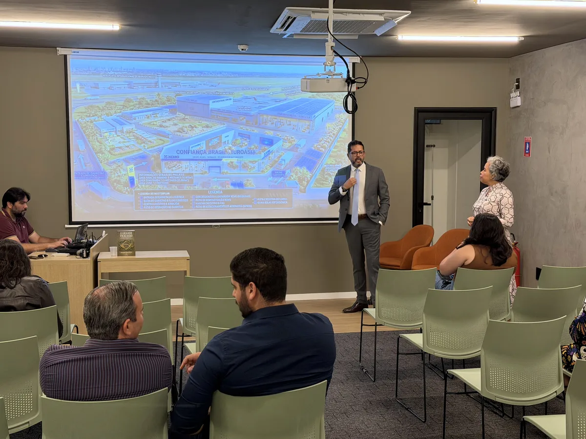 Apresentação & Palestra — 001 — Registro da coletiva de imprensa Confiance