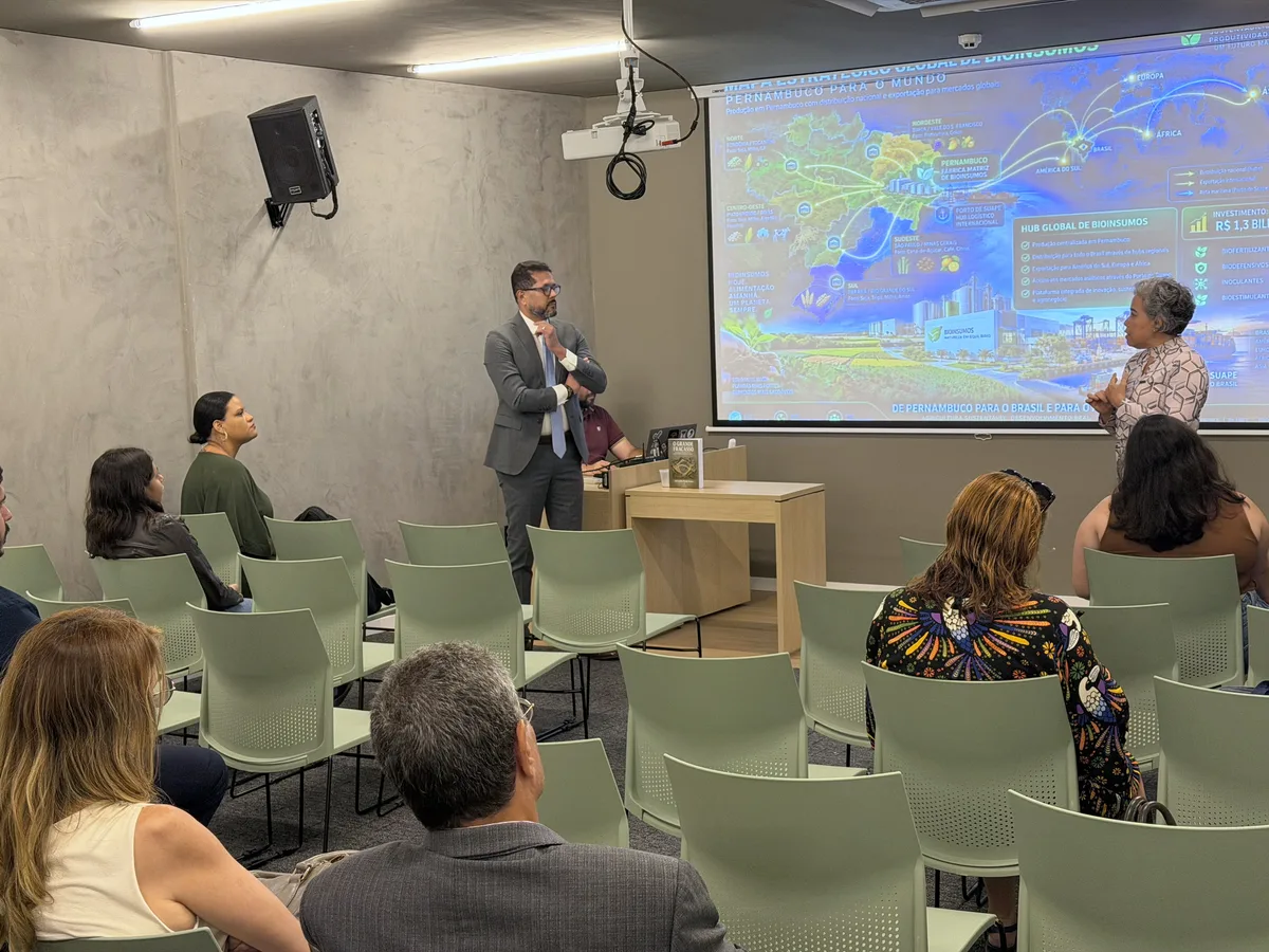 Apresentação & Palestra — 016 — Registro da coletiva de imprensa Confiance