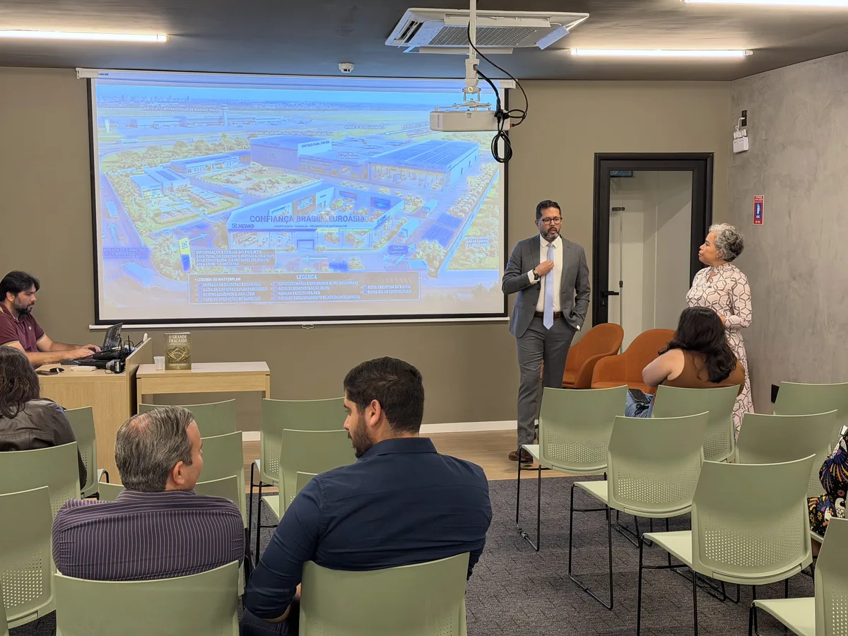 Apresentação & Palestra — 018 — Registro da coletiva de imprensa Confiance
