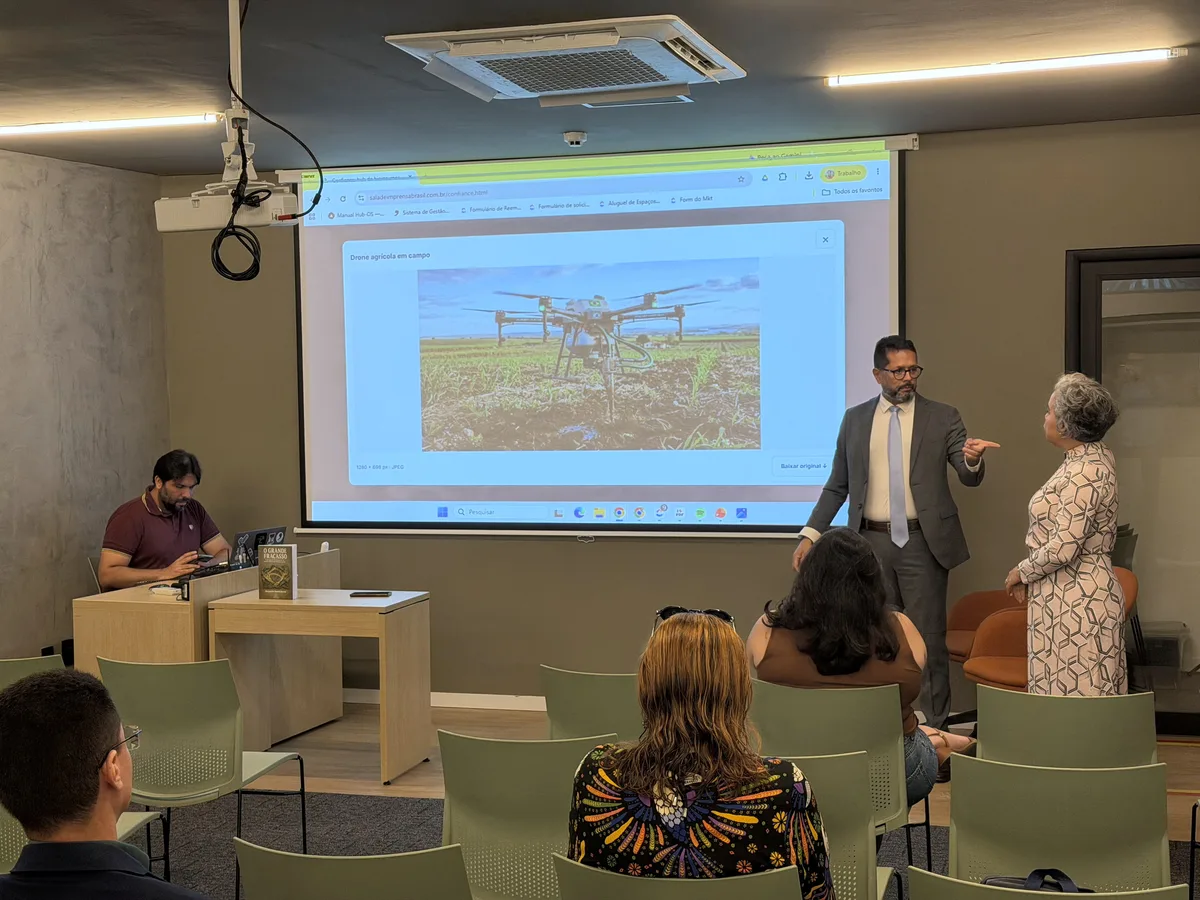 Apresentação & Palestra — 028 — Registro da coletiva de imprensa Confiance