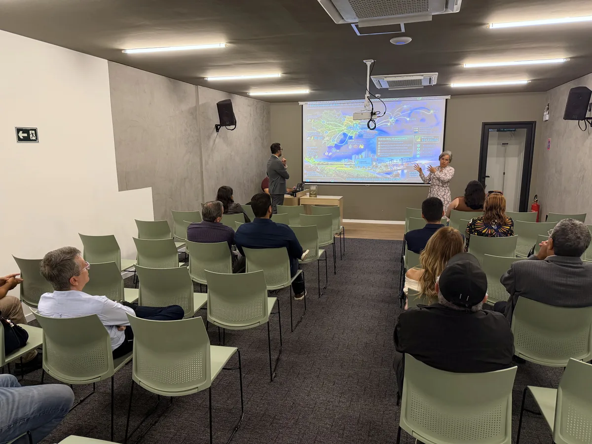 Apresentação & Palestra — 034 — Registro da coletiva de imprensa Confiance