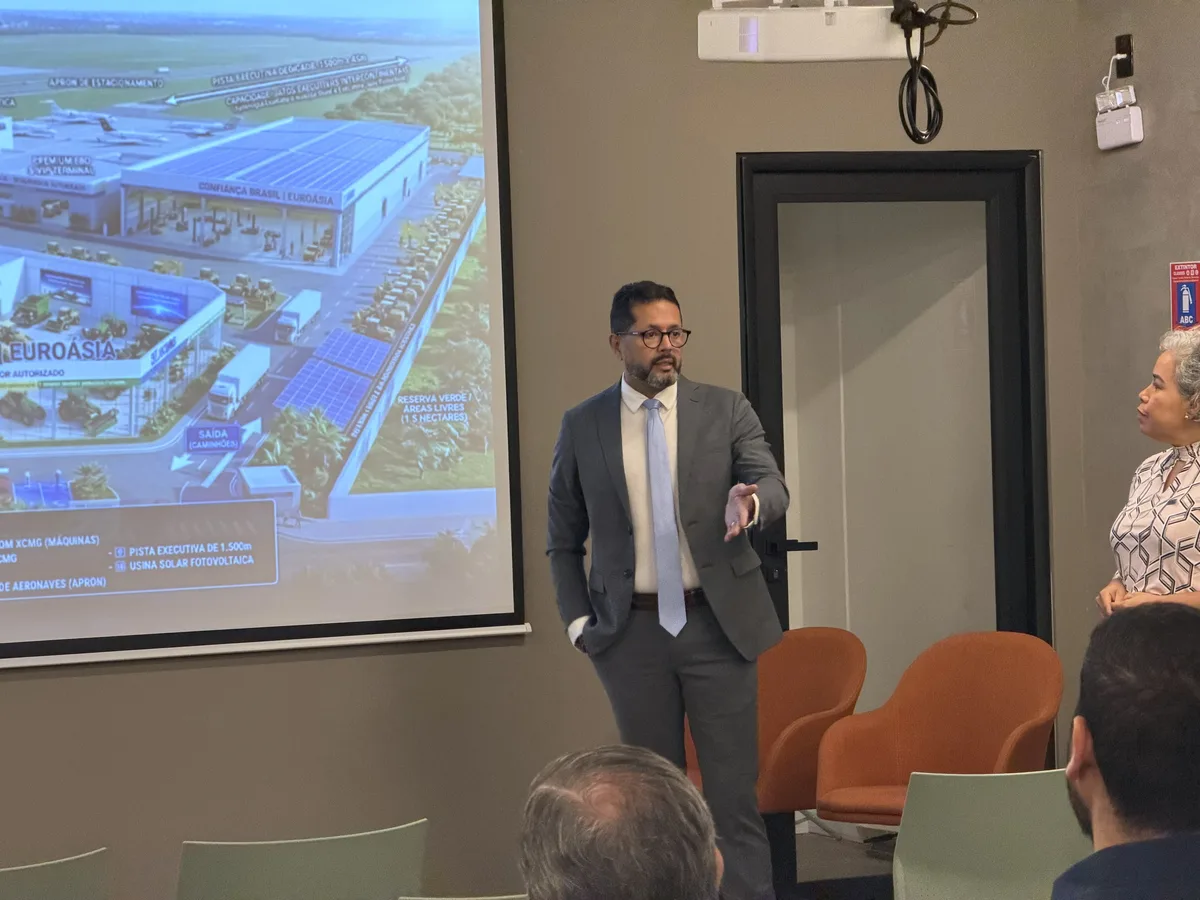 Apresentação & Palestra — 036 — Registro da coletiva de imprensa Confiance