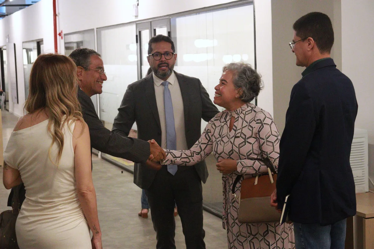 Convívio & Networking — 008 — Registro da coletiva de imprensa Confiance