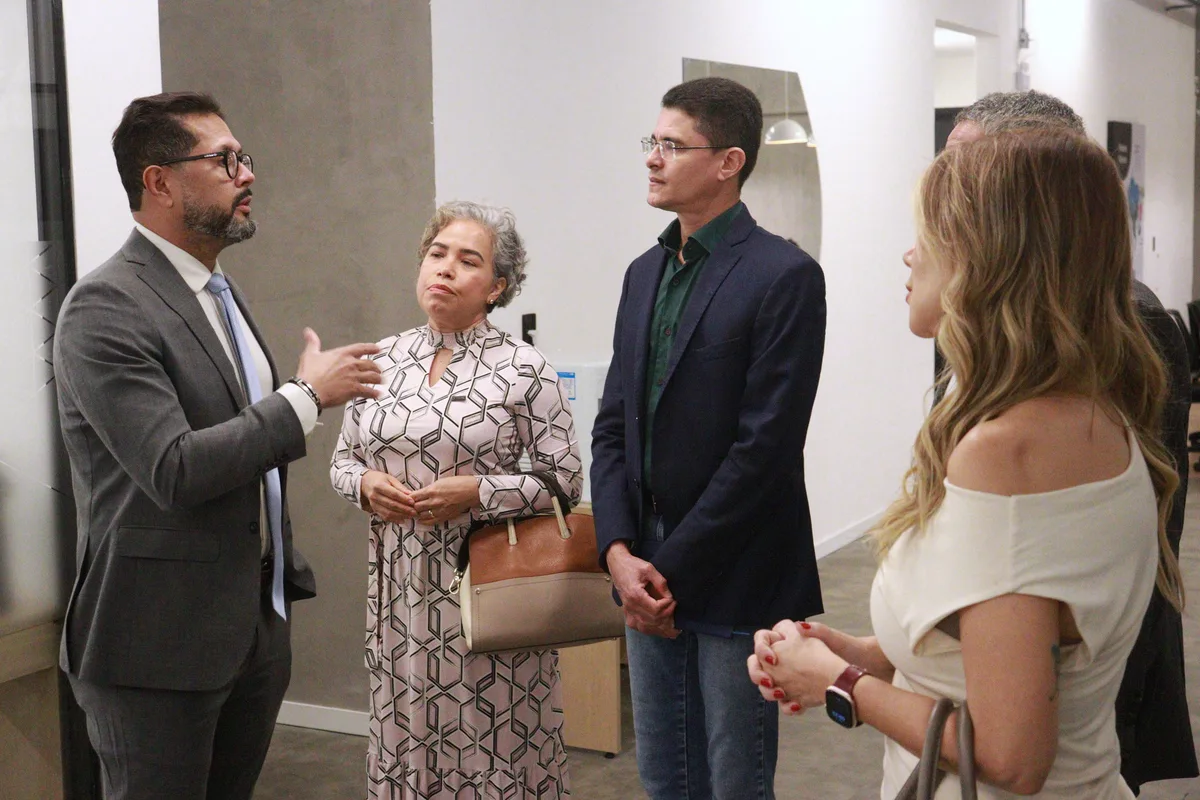 Convívio & Networking — 010 — Registro da coletiva de imprensa Confiance