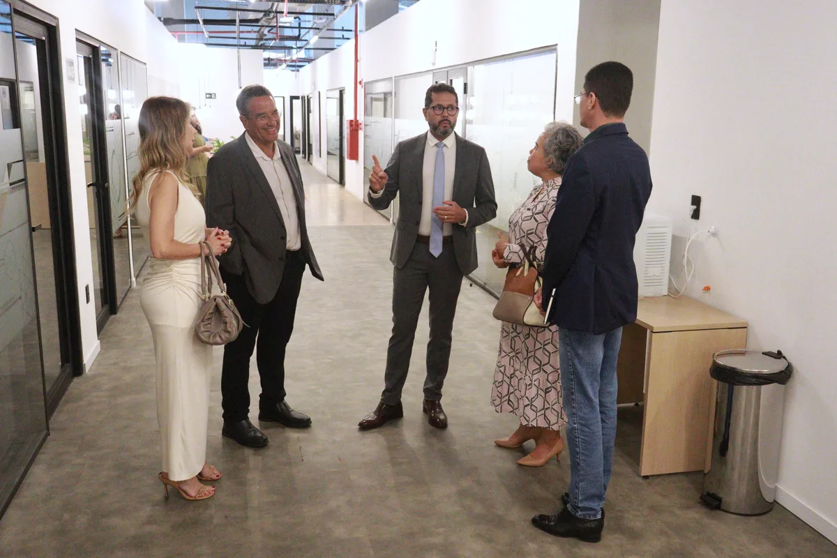 Convívio & Networking — 012 — Registro da coletiva de imprensa Confiance