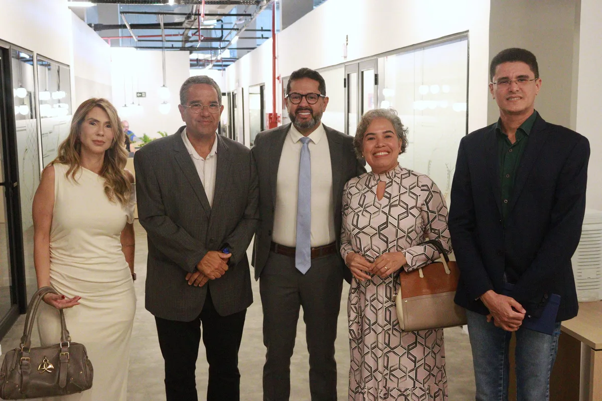 Retratos & Lideranças — 009 — Registro da coletiva de imprensa Confiance