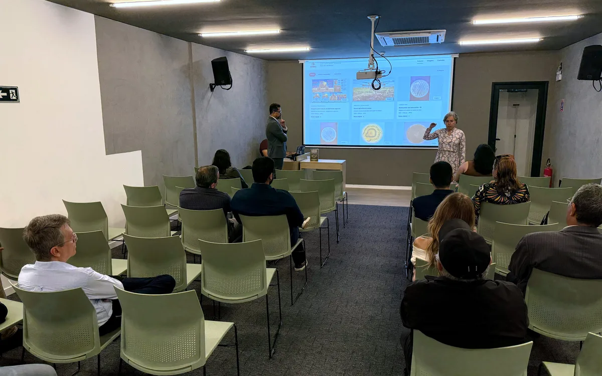 Seleção Especial — 007 — Registro da coletiva de imprensa Confiance